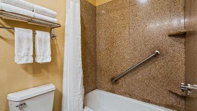 Best Western Plus Crown Colony Inn & Suites