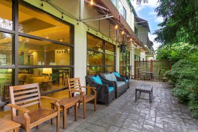 Best Western Plus Plaza By The Green