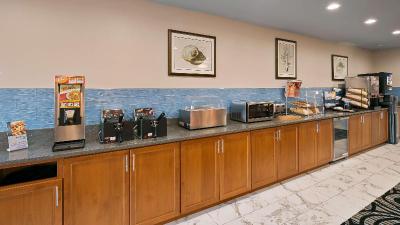 Lighthouse Suites Inn