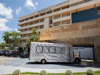 Regency Miami Airport, by Sonesta
