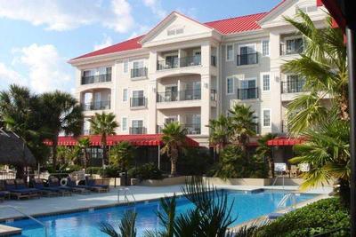 Charleston Harbor Resort & Marina