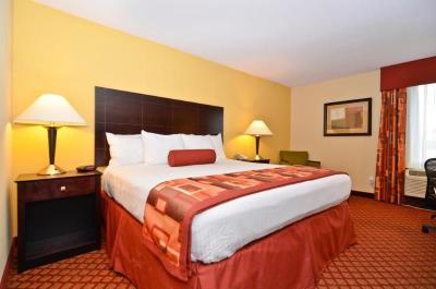 Best Western Plus Parkway Hotel