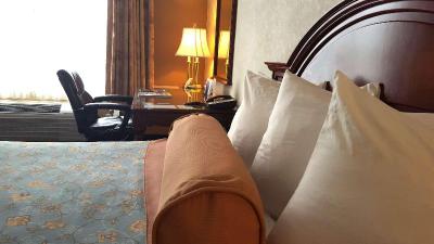 Best Western Plus Lawnfield Inn & Suites