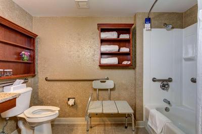 Best Western Plus Lawnfield Inn & Suites
