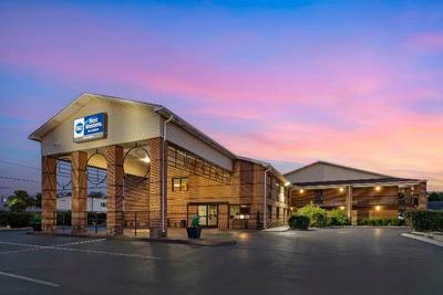Best Western Plus Celebration Inn & Suites