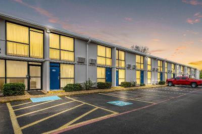 Motel 6 Henderson Tx