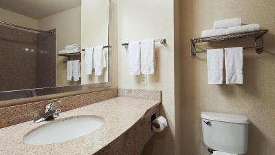 Best Western Cleveland Inn & Suites