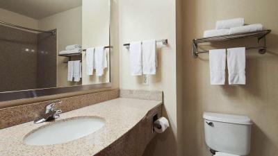 Best Western Cleveland Inn & Suites