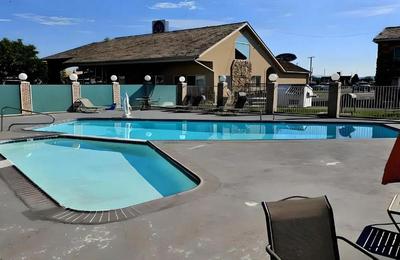 Econo Lodge Inn & Suites Vernal UT