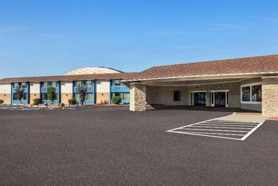 AmericInn by Wyndham La Crosse Riverfront