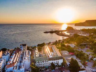 L’Ancora Beach Hotel