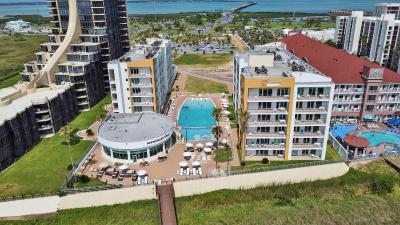 Peninsula Island Resort and Spa