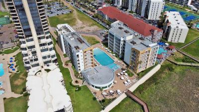 Peninsula Island Resort and Spa