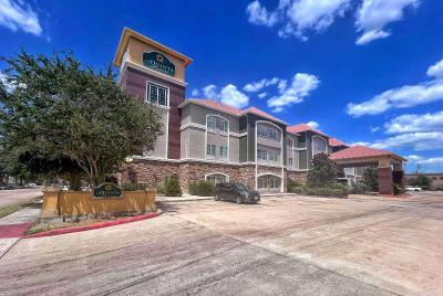 La Quinta Inn & Suites Energy Corner