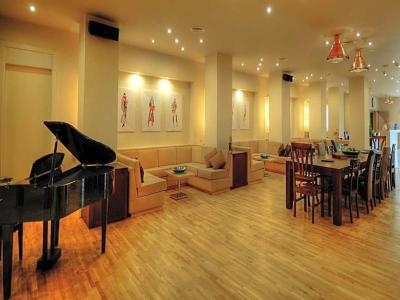 Lvzz Hotel