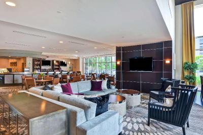 DoubleTree by Hilton Baton Rouge