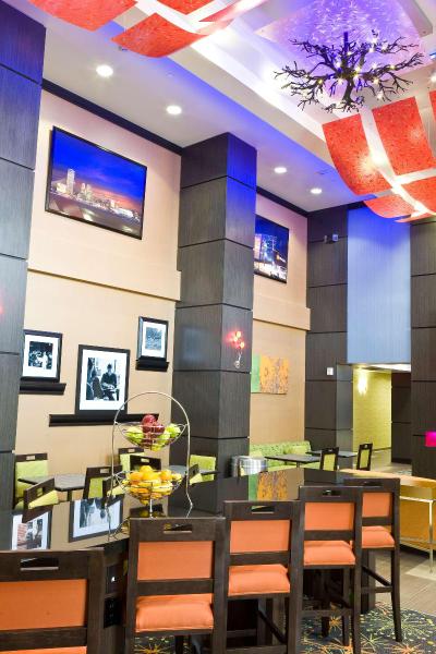 Hampton Inn & Suites Tulsa/Central