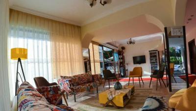 Green Palm Hotel