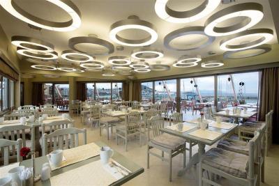 Paloma Marina Suites