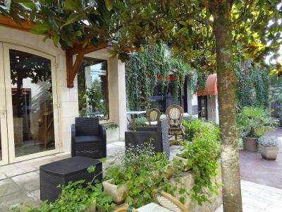 Hotel Val De Loire