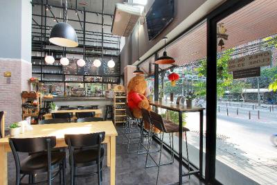 D Varee Xpress Makkasan