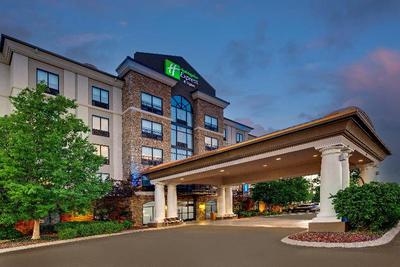 Holiday Inn Express & Suites Nashville-Opryland