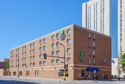 Holiday Inn Express Minneapolis Convention Center