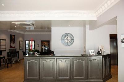 Henry II Hotel