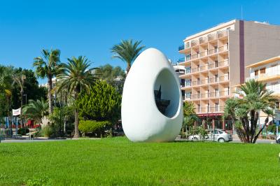 The Red Hotel by Ibiza Feeling