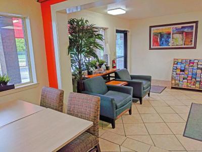 Travelodge by Wyndham Houston Hobby Airport