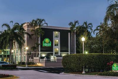 La Quinta by Wyndham Plantation at SW 6th St