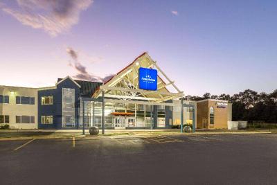 AmericInn by Wyndham Omaha Near Zoo