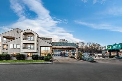 Quality Inn & Suites at Dollywood Lane