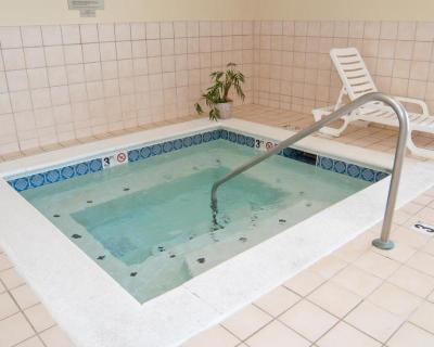 Quality Inn & Suites Cincinnati Sharonville