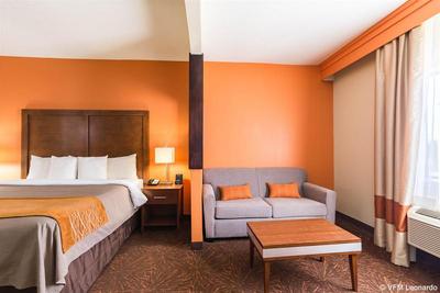 Econo Lodge Inn & Suites East Houston I-10