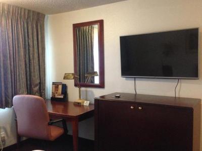 Rodeway Inn & Suites Portland