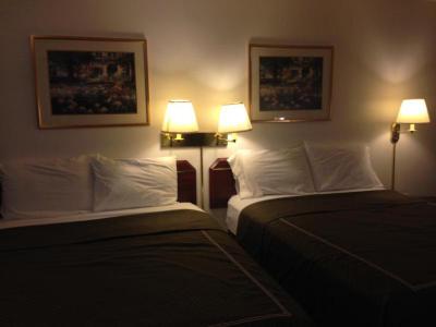 Rodeway Inn & Suites Portland