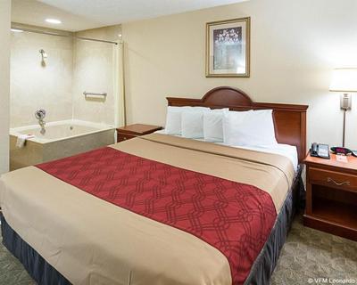 Econo Lodge Hillsboro I-35