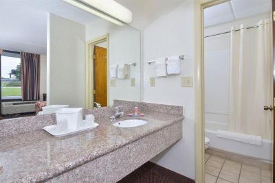 Econo Lodge Midtown Downtown