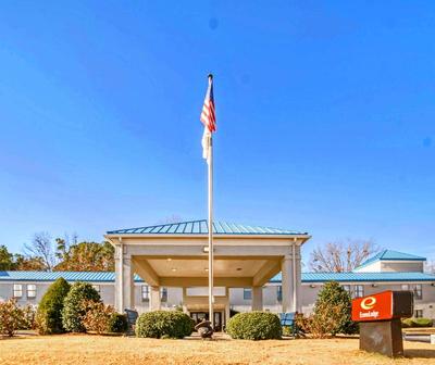 Econo Lodge Raleigh near Walnut Creek Amphitheatre