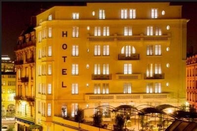College Hotel