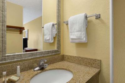 Baymont by Wyndham Gainesville