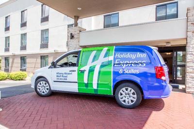 Holiday Inn Express & Suites Albany Airport - Wolf
