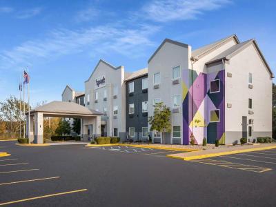 Quality Suites La Grange