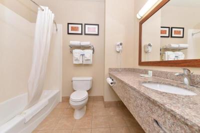 Comfort Suites Bakersfield