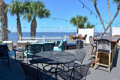 Quality Inn&Suites On The Bay Near Pensacola Beach