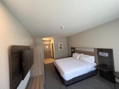 Holiday Inn Express Wichita North-Park City