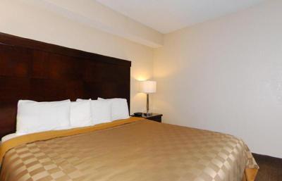 Rodeway Inn & Suites Bakersfield