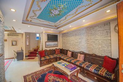 Kaftan Hotel