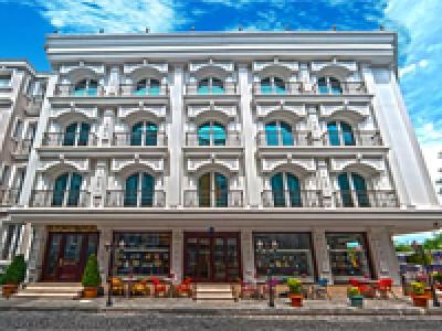 The Magnaura Palace Hotel